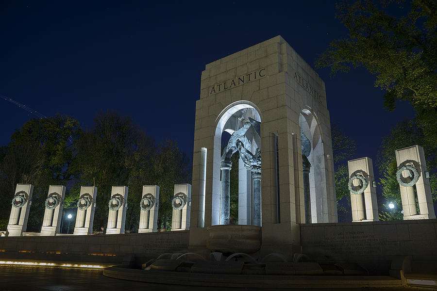 National World War II Memorial in Washington DC Photograph by Art Whitton