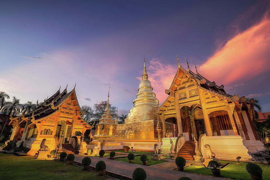 New Golden Pagoda, Phra Singh Temple Twilight Time Viharn Lai Ka 