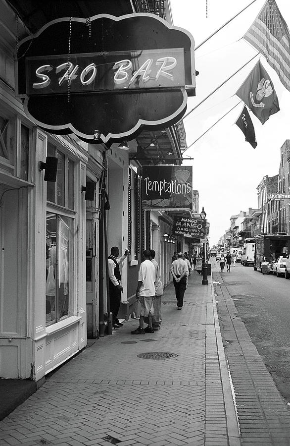 New Orleans Bourbon Street 40 BW Photograph by Frank Romeo