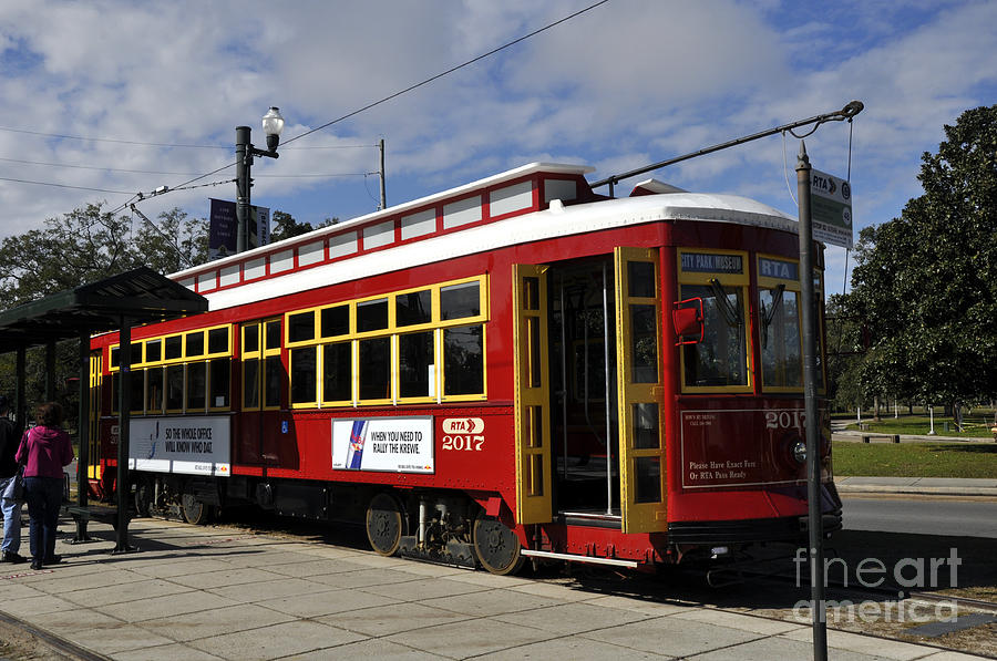 New Orleans Street Car Photograph by Andrew Dinh