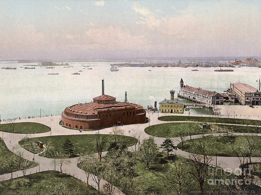 New York, Battery Park. Photograph by Granger