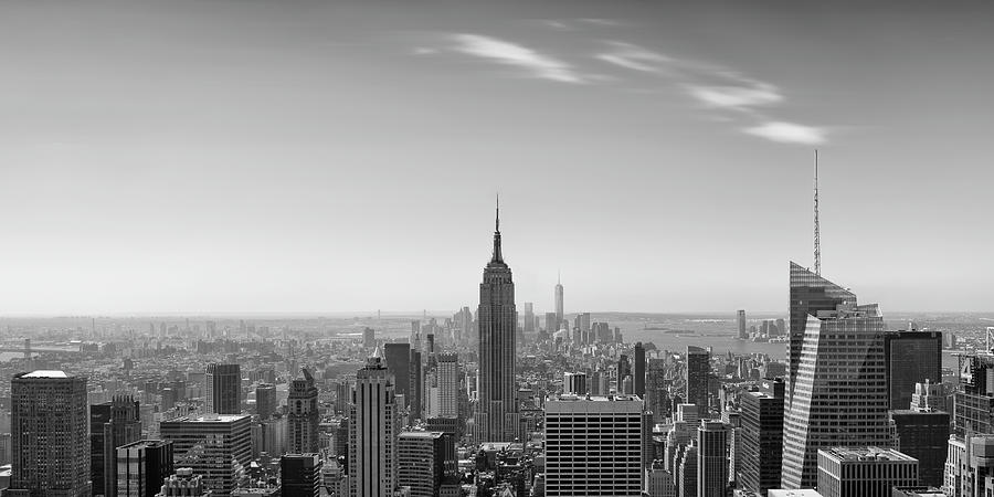 new york skyline black and white panoramic