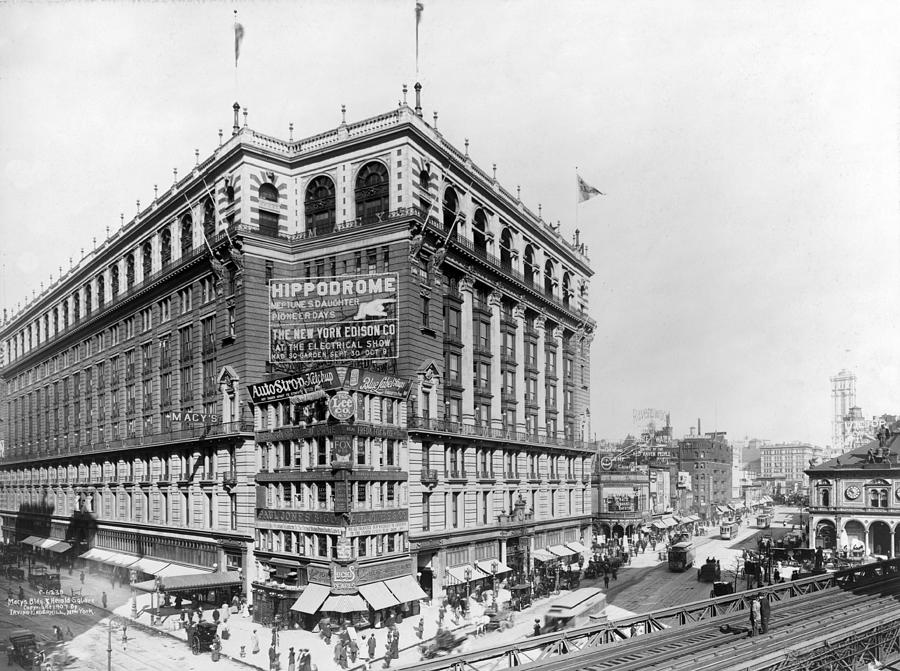 New York City. Macys Building Photograph by Everett