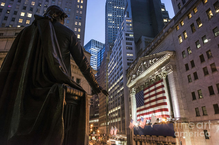 Amerikanisch Photograph - New York Wall Street by Juergen Held Amerikanisch Photograph - New York Wall Street by Juergen Held
