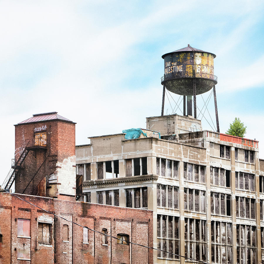 New York Water Towers 18 - Greenpoint Water Tower Photograph by Gary Heller