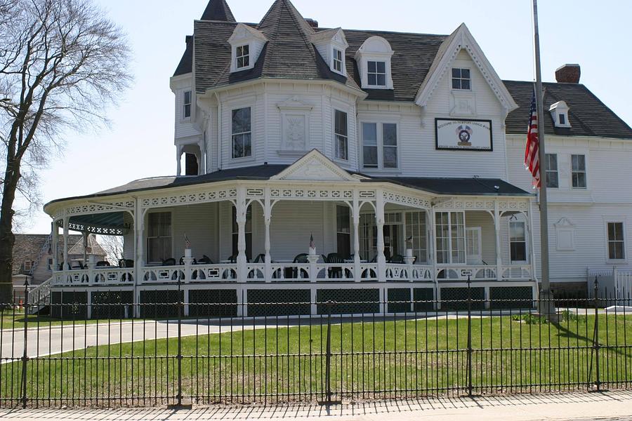 Newport Elks Club Photograph by Robert Torkomian Pixels