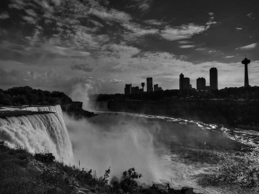Niagara Falls 001 BW Photograph by Lance Vaughn