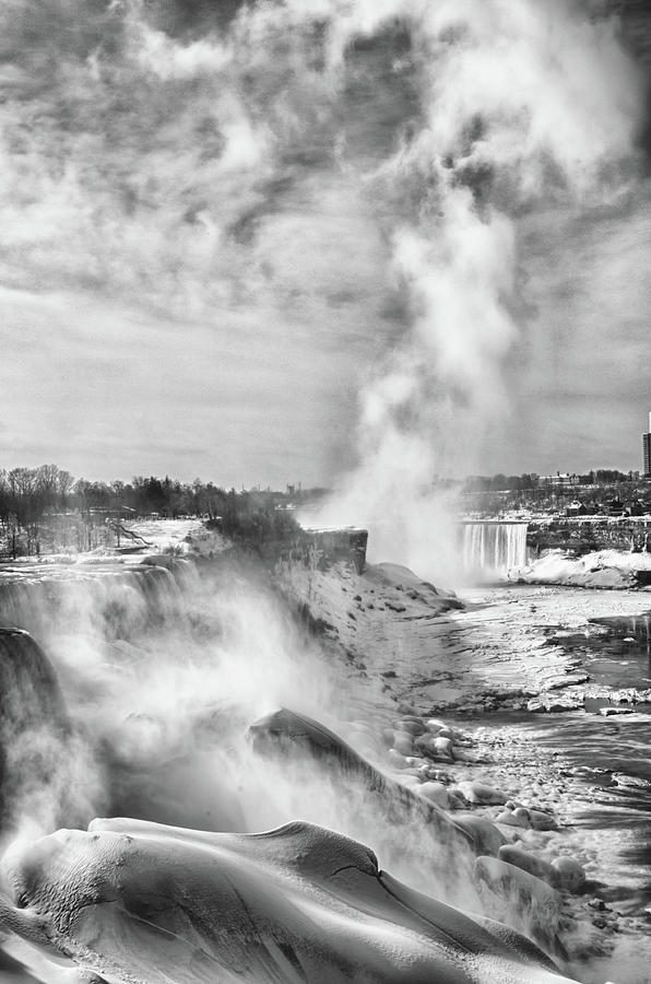 Niagara Falls 4609 Photograph by Guy Whiteley