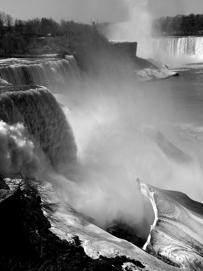 Niagara Falls in Spring Photograph by David Bearden