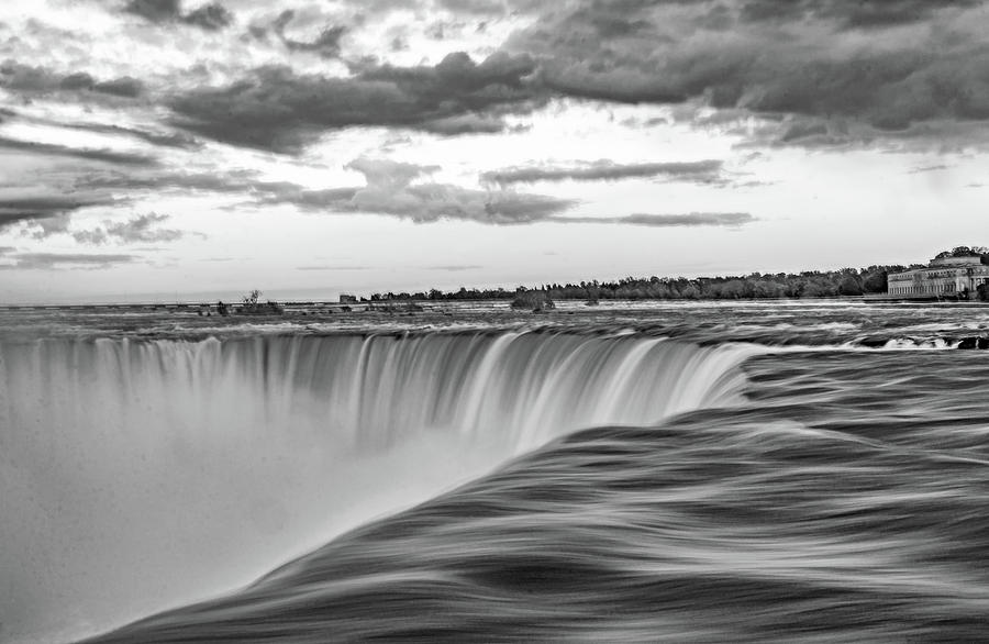 Niagara Falls - The Brink bw Photograph by Steve Harrington
