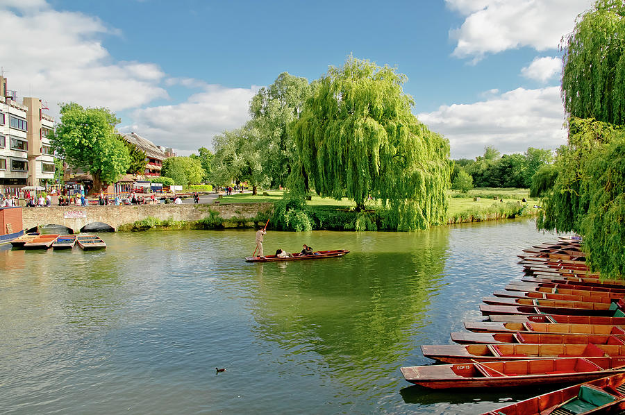 Nice day with punting. Photograph by Elena Perelman