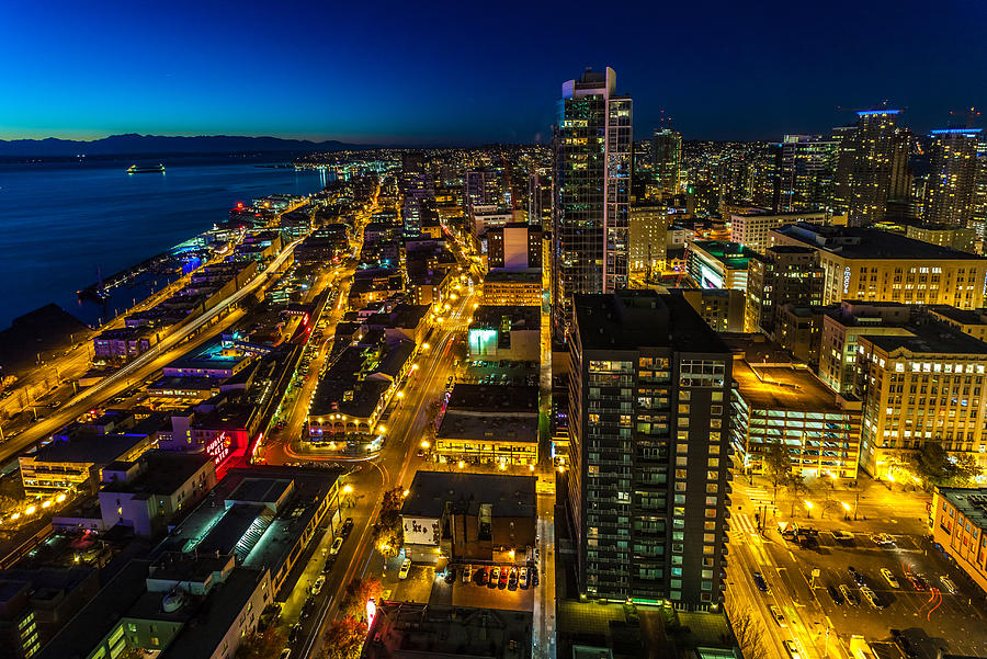 Night in Seattle Photograph by Tommy Farnsworth