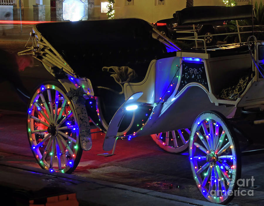 Night Of Lights Carriage Ride Photograph by D Hackett