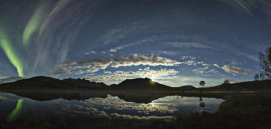 Night Sky Panorama Photograph by Frank Olsen