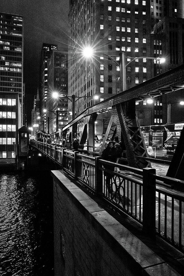 Night Stroll in Chicago Photograph by Linda Unger