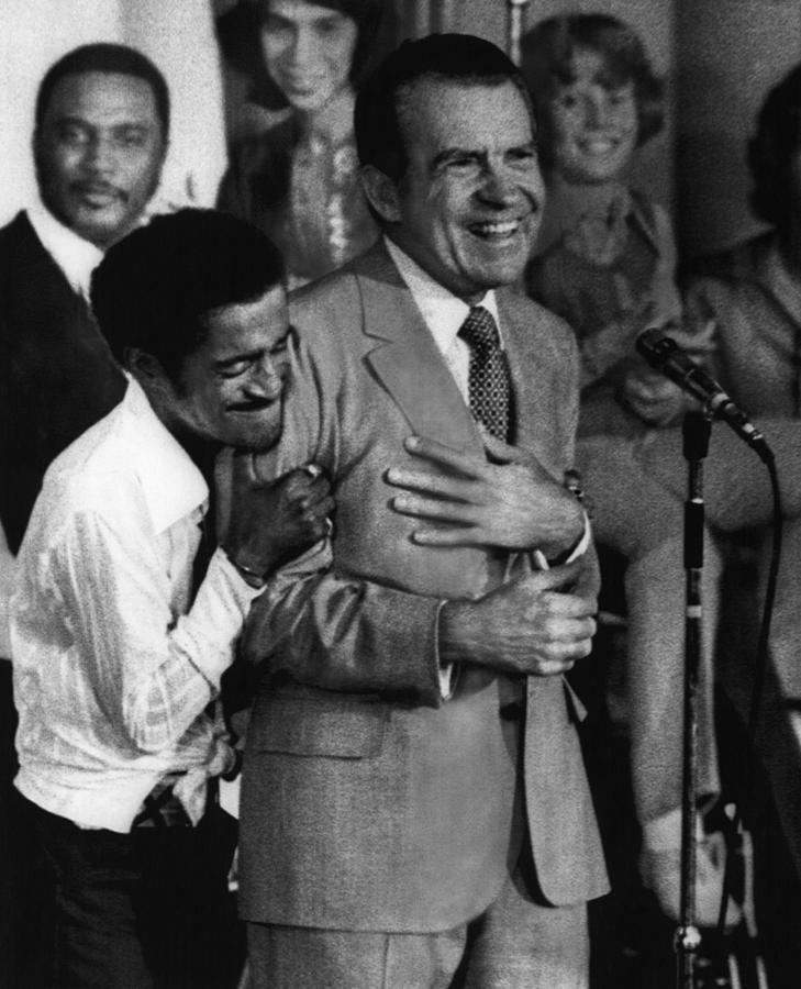 nixon-presidency-sammy-davis-jr-everett.jpg