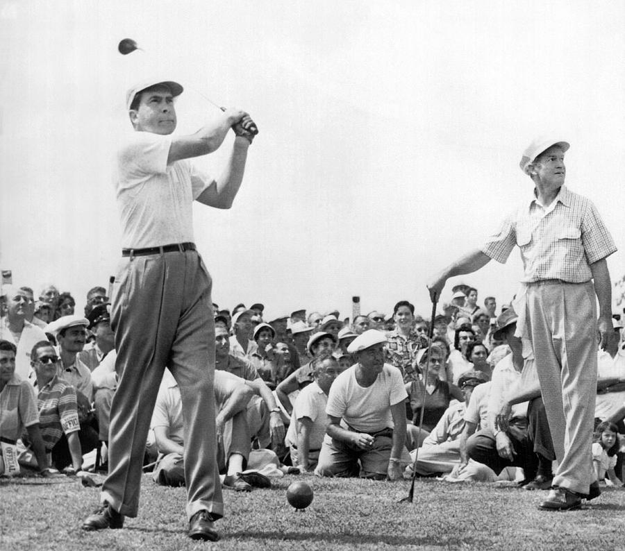 Nixon Tees Off Photograph by Underwood Archives