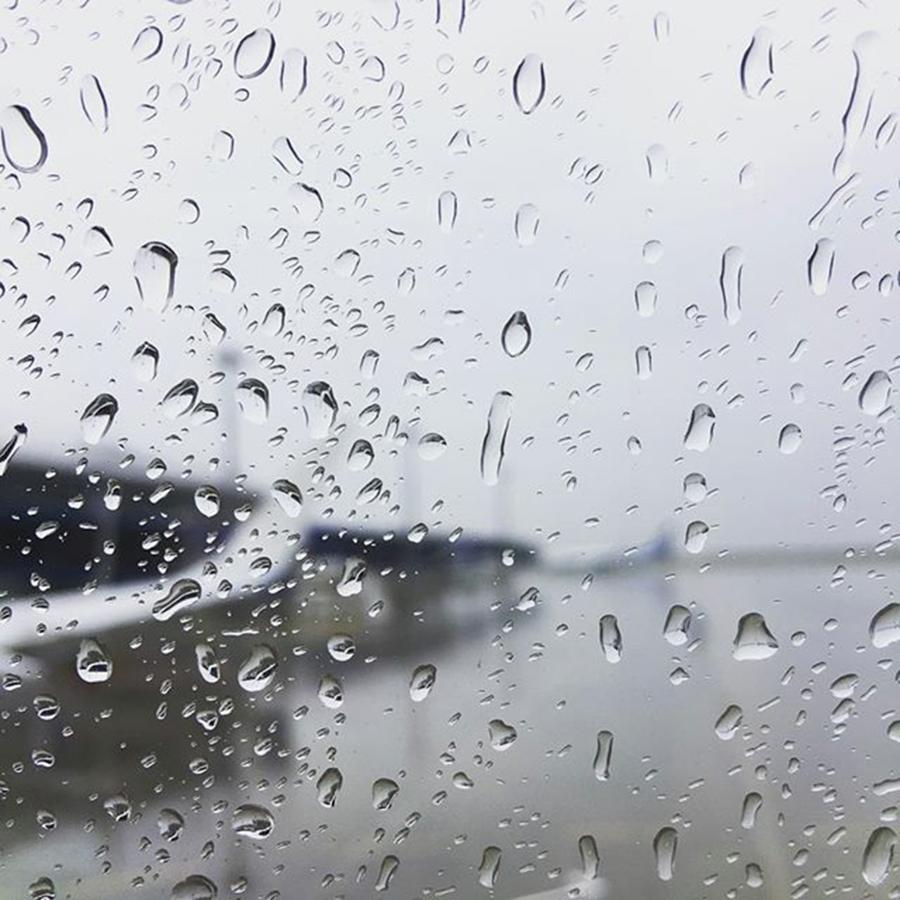 Airport Photograph - 日本は雨
#japon #japan #airport by Yuki Onoue