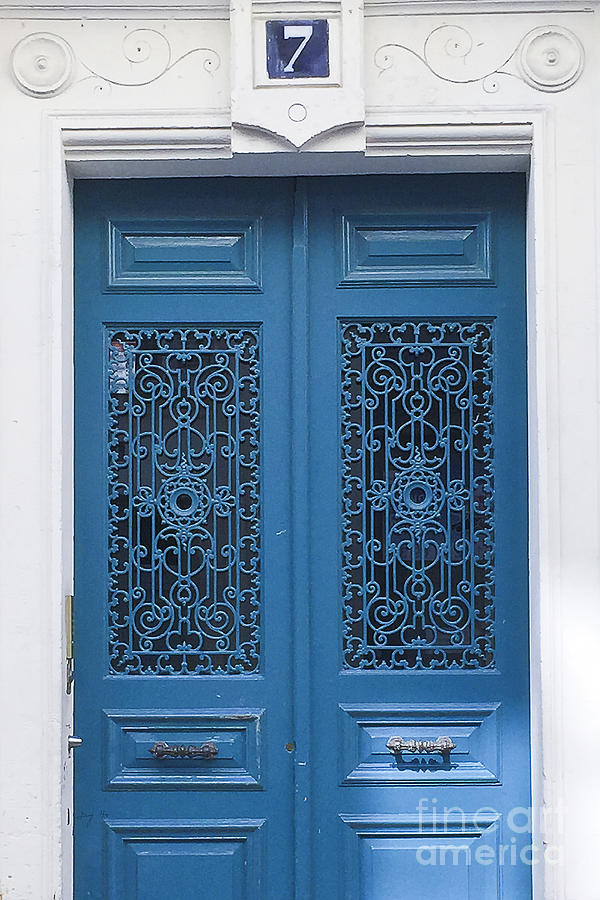 No 7 Paris Blue door Photograph by Ivy Ho
