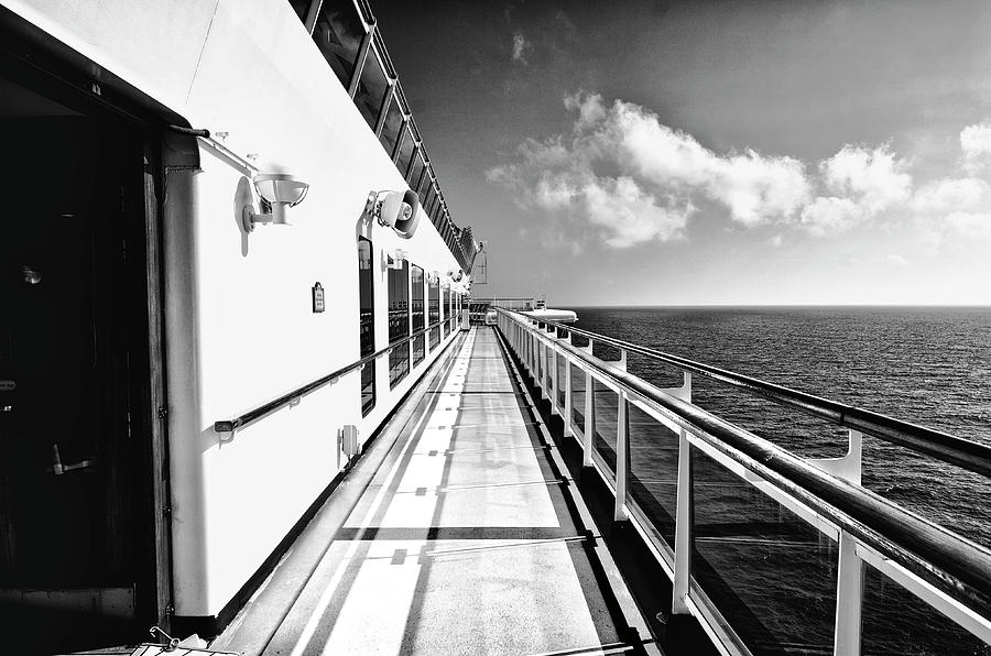 No Hands On Deck Photograph by Joseph Hollingsworth