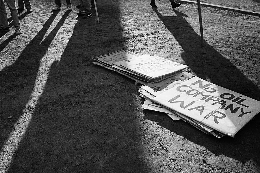 No Oil Company War Sign University Of Arizona Tucson 1991  Photograph by David Lee Guss