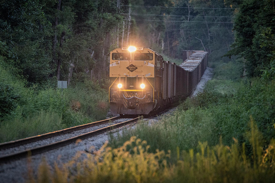 Norfolk Southern Heritage Unit 1067 Reading Lines at Sullivan IN ...