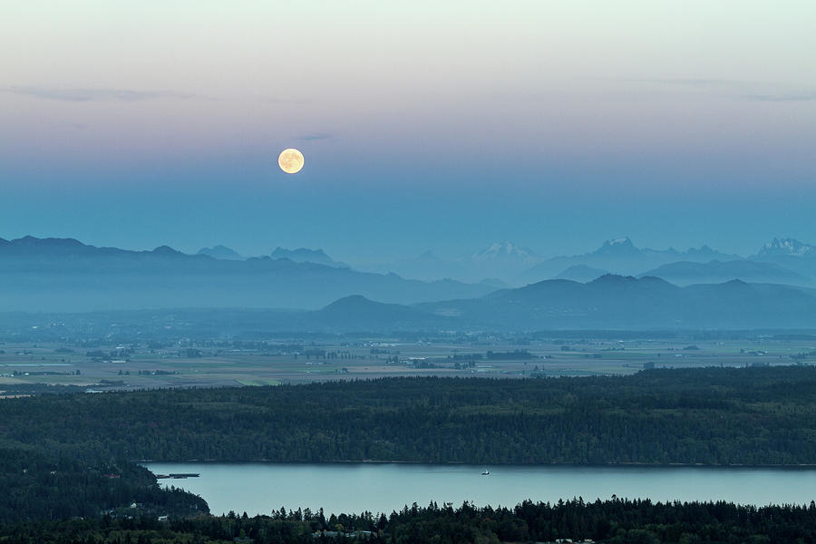 North Cascades Moonrise Photograph by Michael Russell