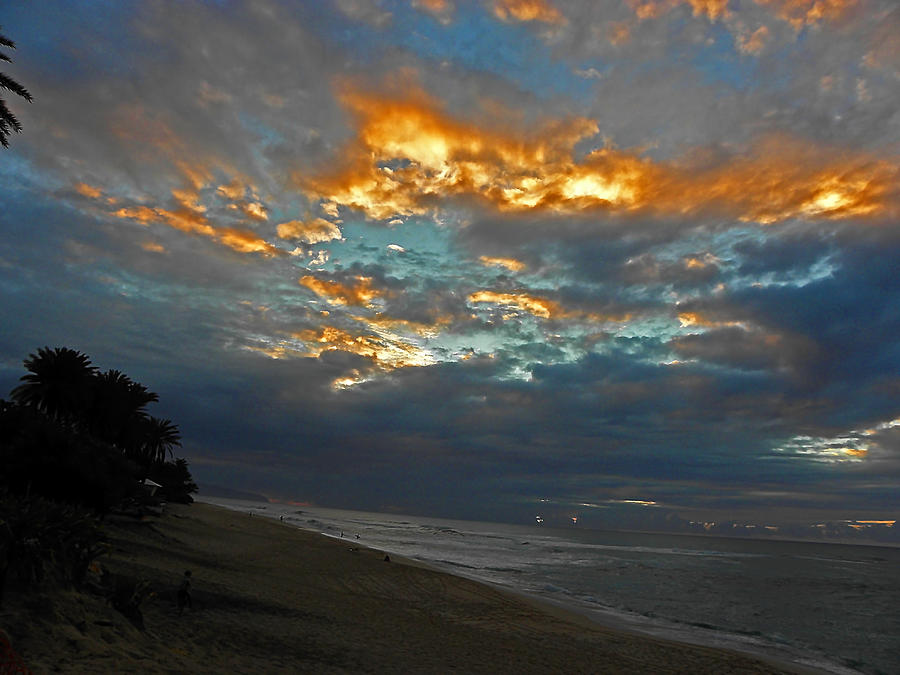 North Shore Sunset Photograph by Elizabeth Hoskinson