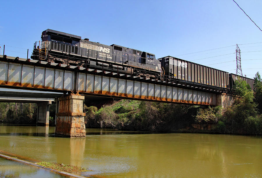 NS 9121 Over the Columbia Canal Photograph by Joseph C Hinson