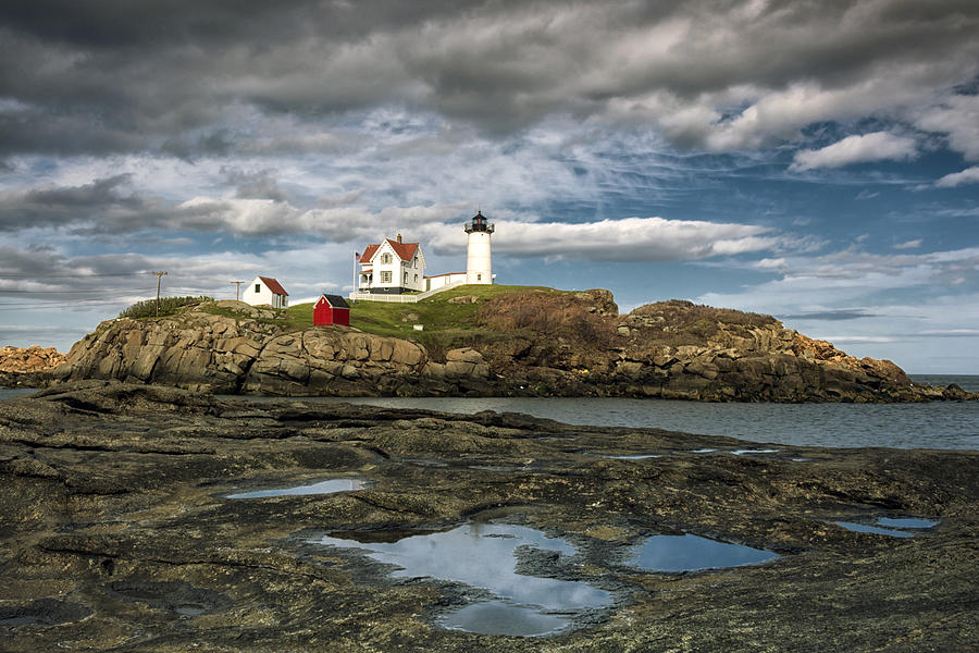 Nubble Lighthouse Photograph by Robert Fawcett