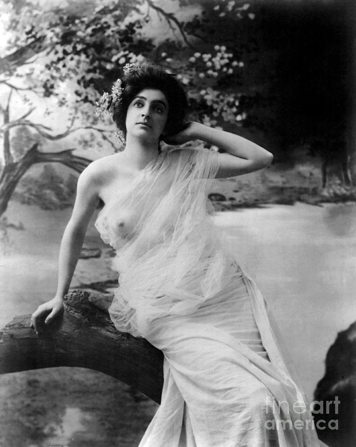 Nude Model, 1903 Photograph by Science Source