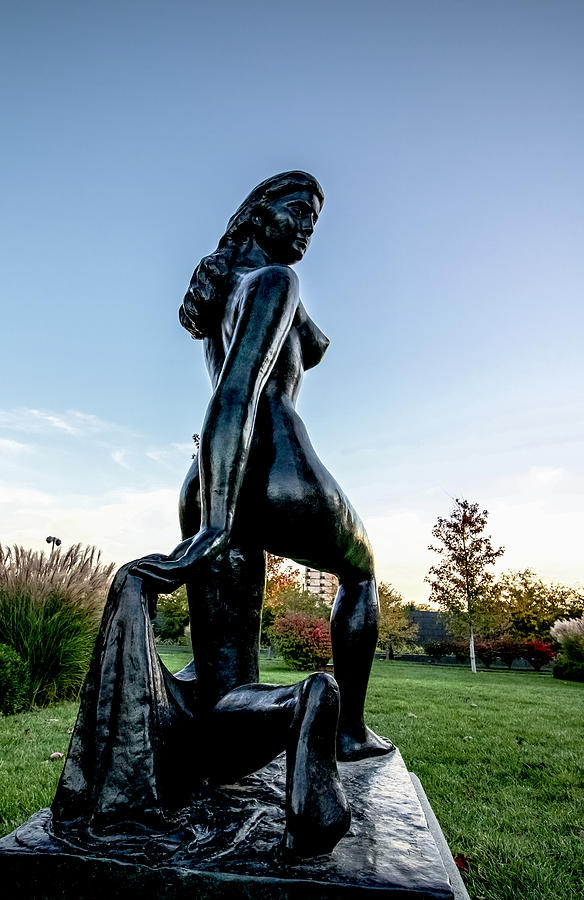Nude statue Photograph by Mike Dunn