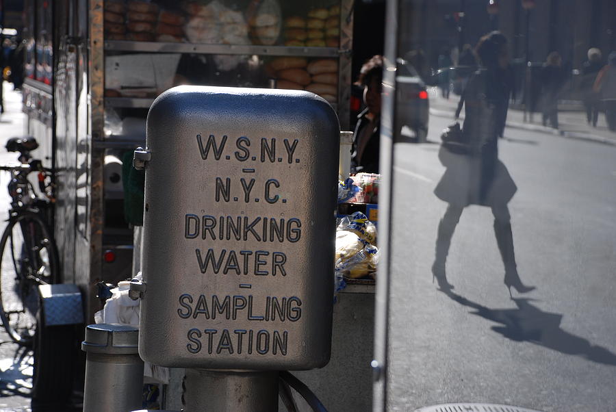 Nyc Drinking Water Photograph by Rob Hans