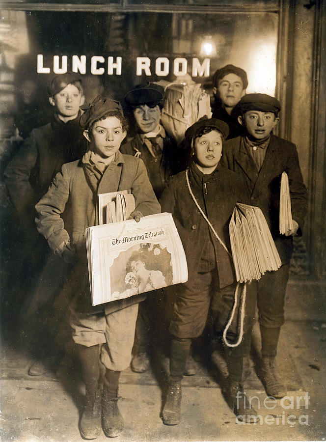 Nyc Newsboys, Lewis Hine, 1908 Photograph by Science Source