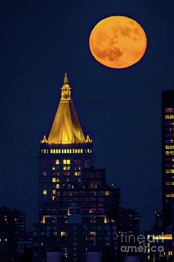 Nyc Strawberry Moonrise And Ny Life Tower Photograph