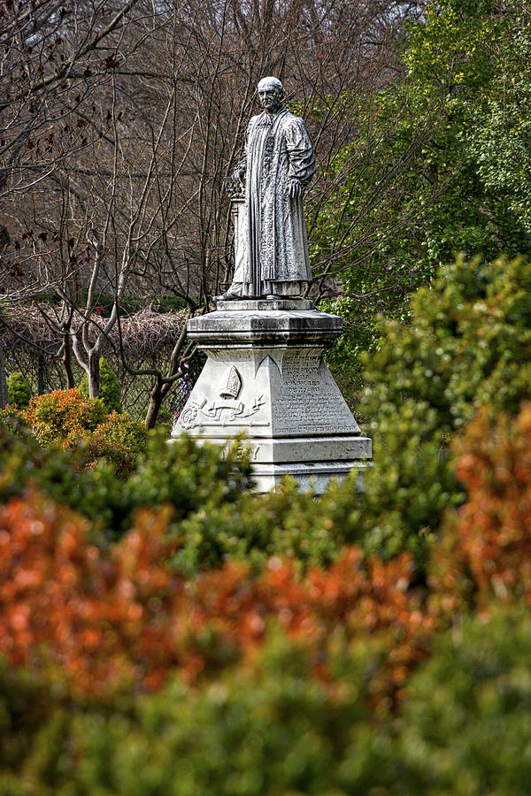 Oak Hill Cemetery Statue Photograph by Stuart Litoff