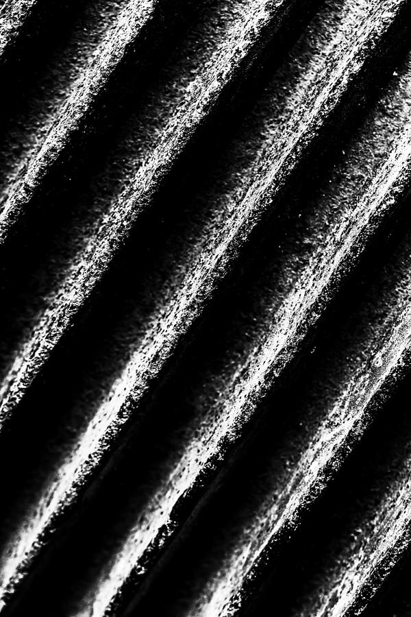 Oblique Line Photograph - Oblique Line by Edgar Laureano