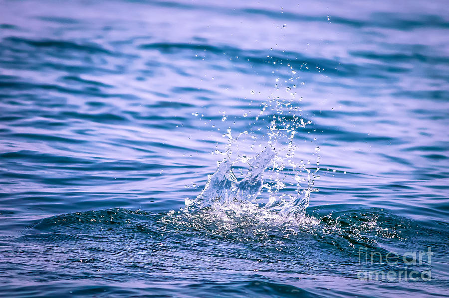 ocean water splash