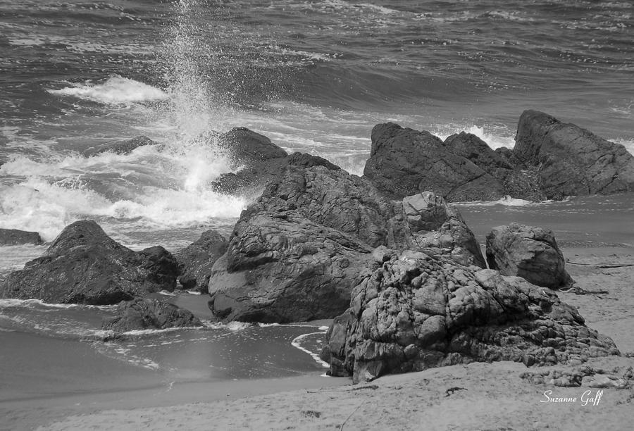 Ocean Spray - black and white Photograph by Suzanne Gaff