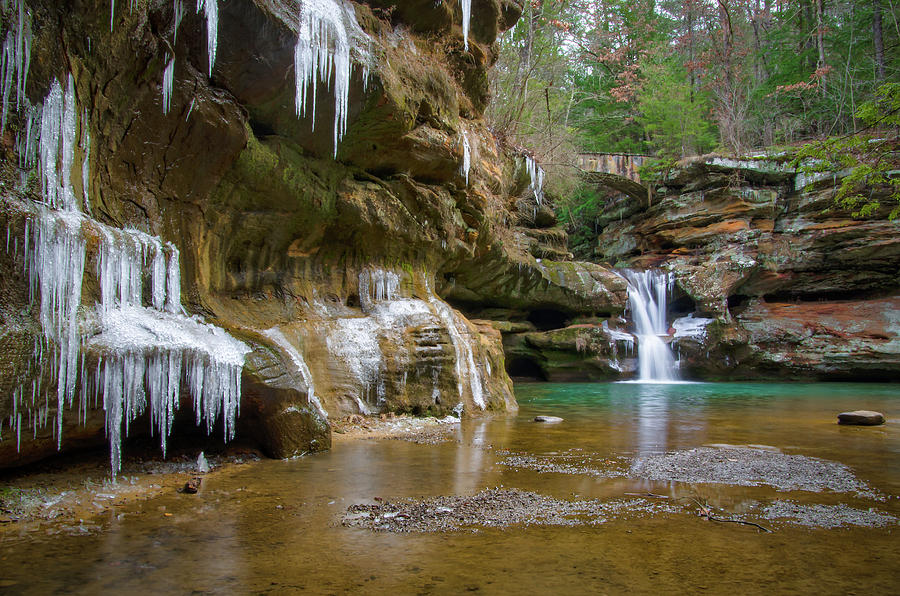 Ohio Waterfall - Upper Falls and Icicles at Old Man's Cave, Hocking ...