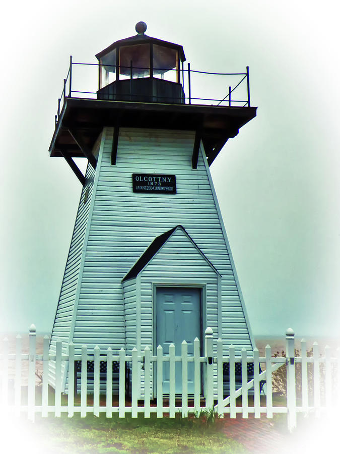 Olcott Lighthouse Photograph by Leslie Montgomery