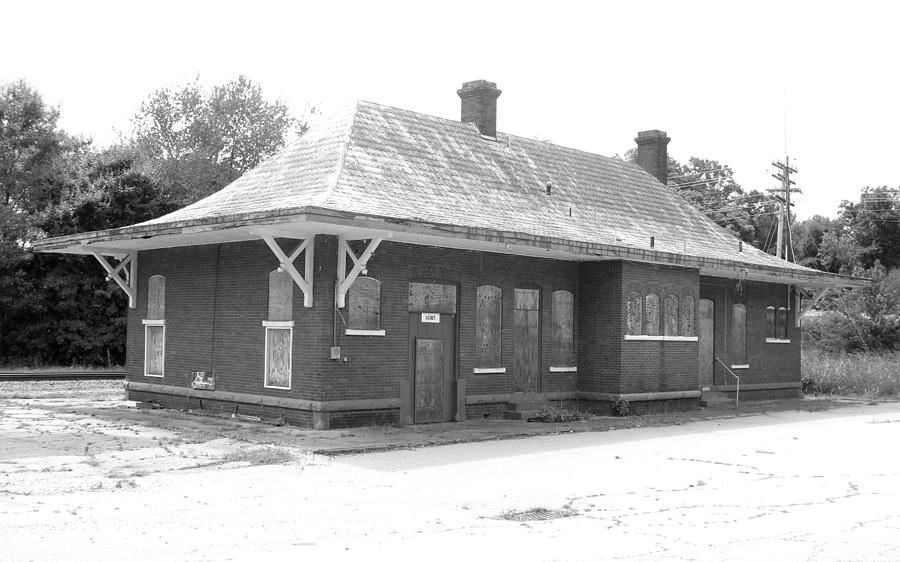 Old Abbeville Depot 2 Photograph by Joseph C Hinson