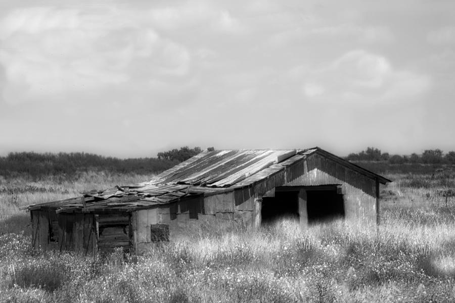 Abandoned Old Barn Photograph by Linda James