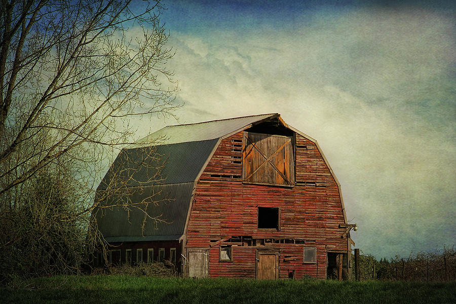 Old Barn Photograph by Linda Ruiz - Fine Art America