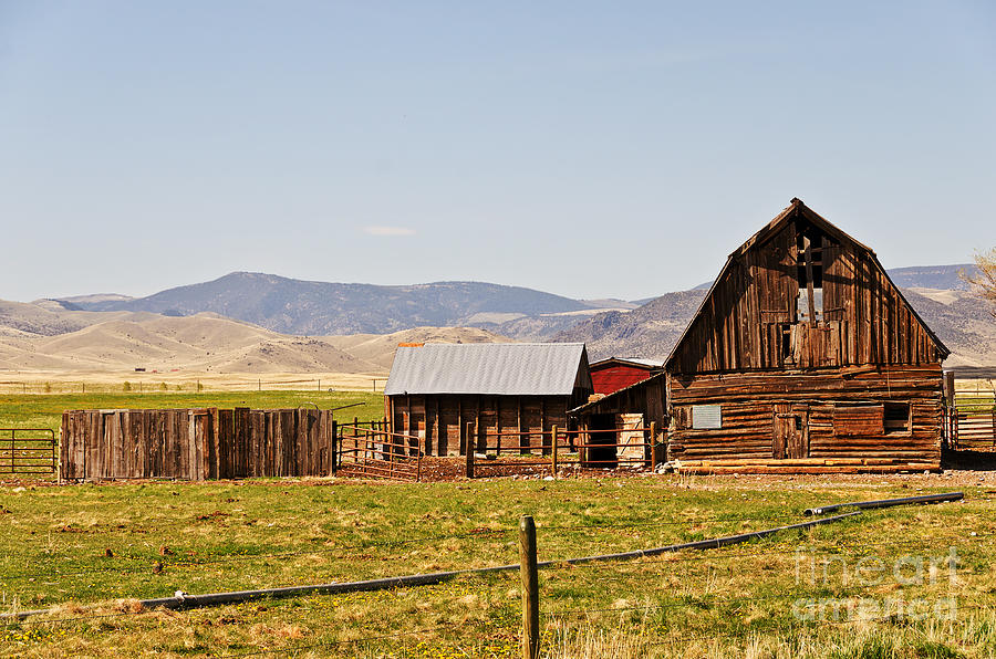 Old Barn on a Ranch Photograph by Sue Smith