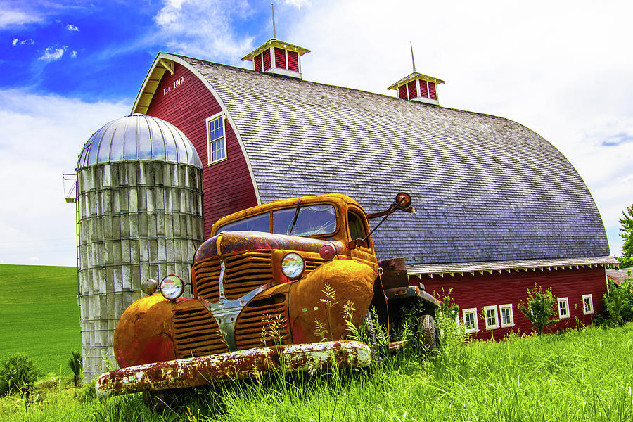 Old Car And Barn Photograph By Penny Miller