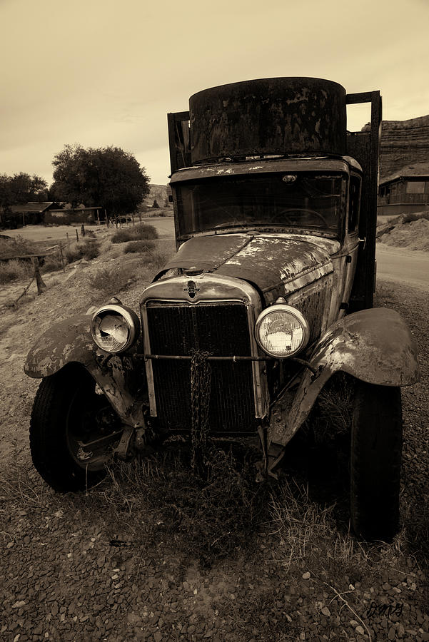Old Chevrolet Truck I Toned Photograph by David Gordon