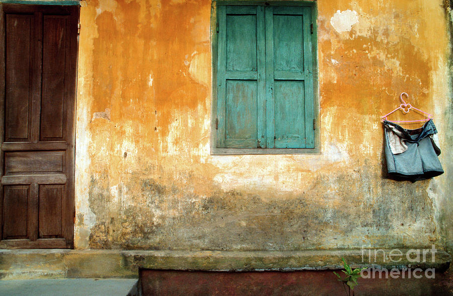 Old Chinese Wall of  Hoi An in Vietnam Photograph by Silva Wischeropp
