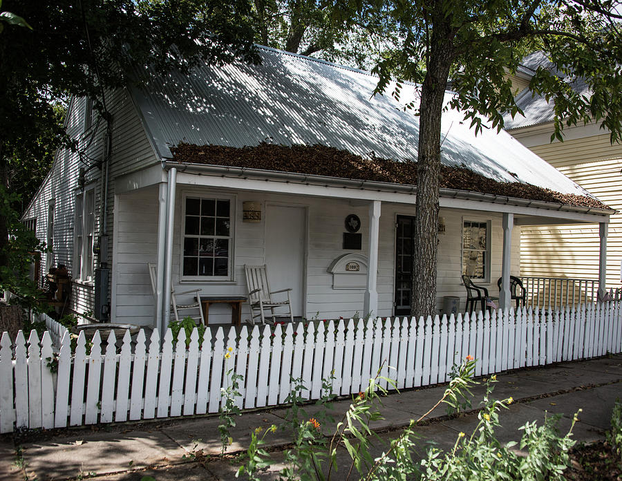 Old Cottage Fayetteville Texas Photograph by JG Thompson - Fine Art America