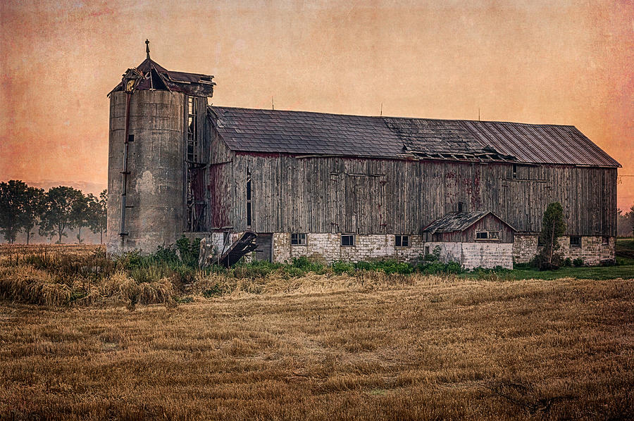 Fall Photograph - Old Country Barn by Garvin Hunter